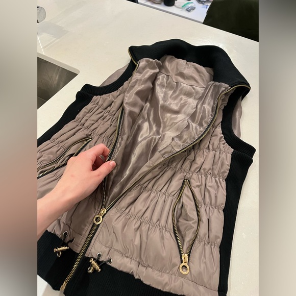 Calvin Klein Performance XL Beige Black Gold Vest - Picture 3 of 4